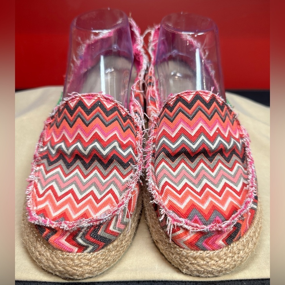 Sanuk Pink/Red Slip On Funky Fiona Canvas Espadrilles Flats Women’s Size 10